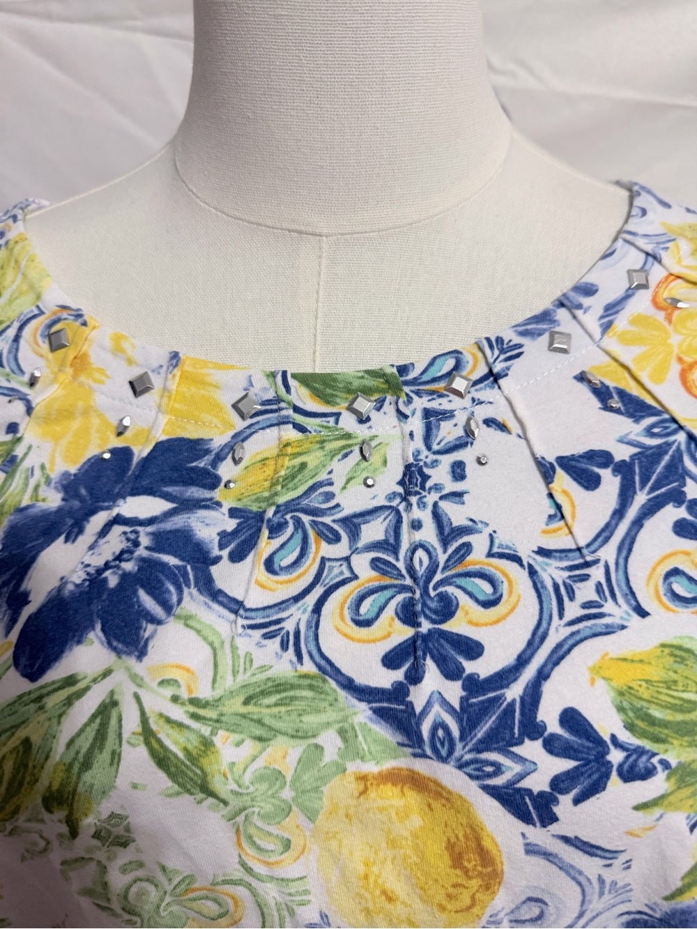 Alfred Dunner Lemon Floral Tile Print 3/4 Sleeve Top size 2x - Picture 4 of 8